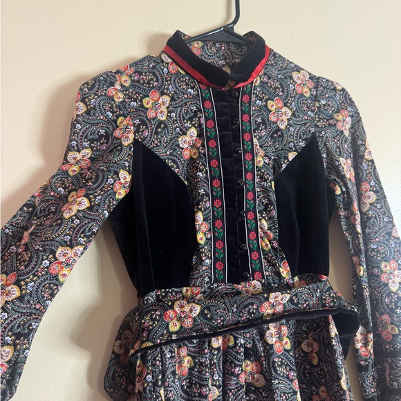 Gunne Sax Dresses & Skirts - Vintage Rare Gunne Sax Floral Paisley Print Long Sleeve Dress Black and Red